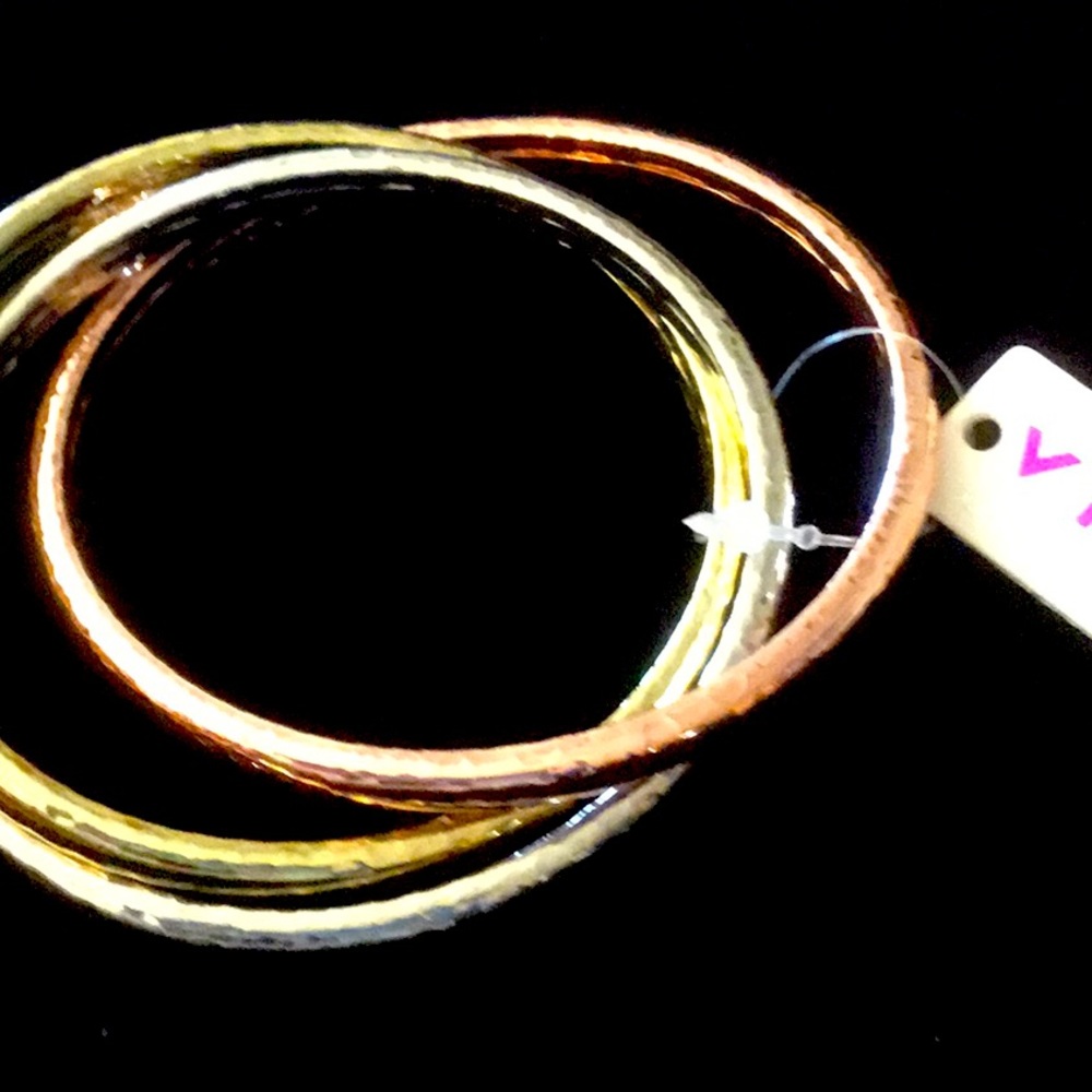 Bangle bracelet